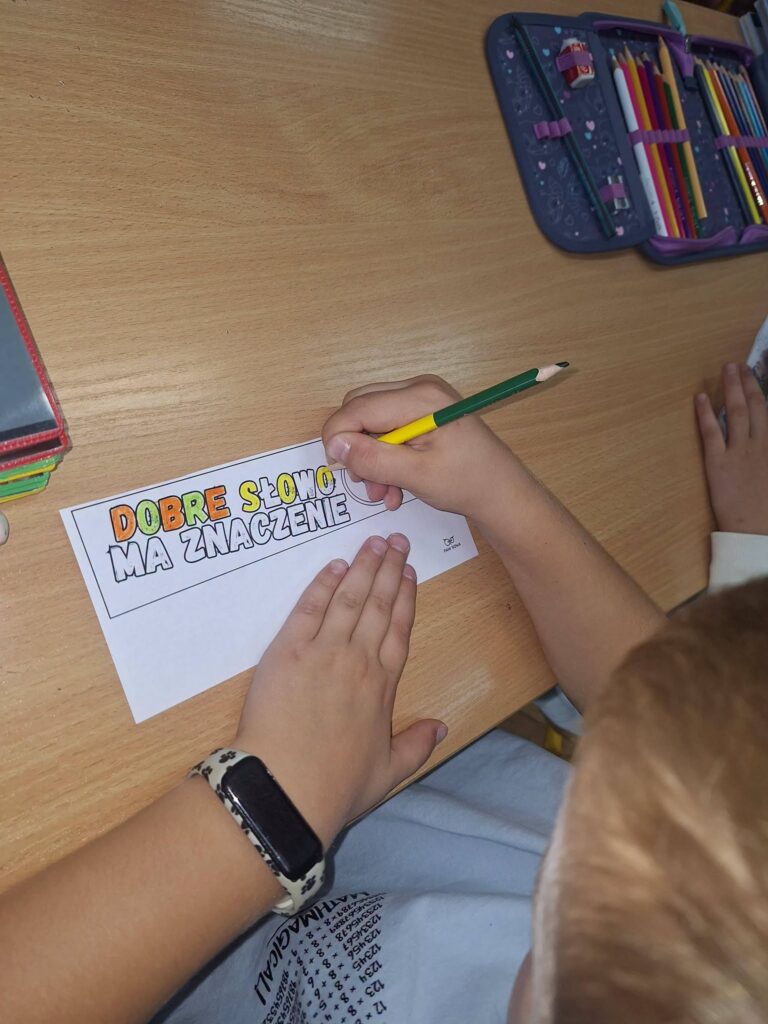 Kolorowanie hasła „Dobre słowo ma znaczenie”